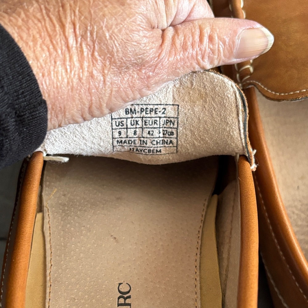 Classic Tan Leather Loafers for Men - Picture 4 of 9